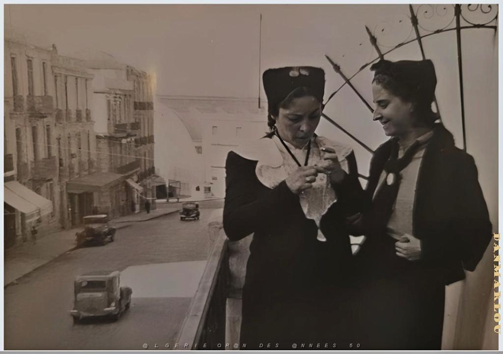ORAN RUE DUTERTRE 1938 EVELINE A D ET RENEE.jpg